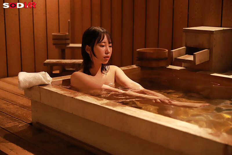 【VR】【8K】貸切温泉潜入、社員旅行中に朝勃ちレ×プ。数少ない後輩女性社員の濡れ髪と浴衣姿に…制限時間で大量膣奥射精 画像4