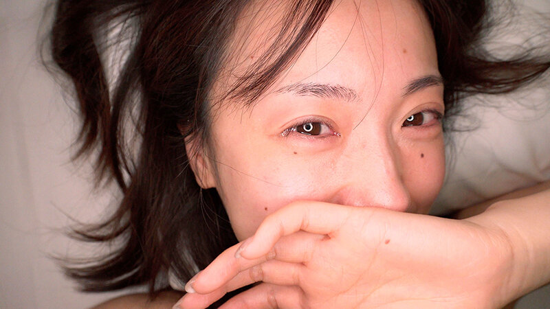 職場で知り合った美人パートの長瀬麻美さんは人生で一度も精子を飲んだことが無いみたいで、ラブホ飲みで距離感縮めてSEXしたらゴックンしてくれたので旦那が帰宅するPM22:00まで何度も精飲と中出しをした。 画像19