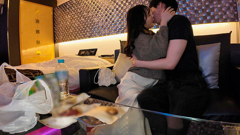 出張と嘘をついて会ってくれたバリキャリOL吉澤友貴とミッドナイトW不倫で夜から朝にかけて精飲と中出しを何度もしてお泊りすっぴん美人を独り占めした 画像8