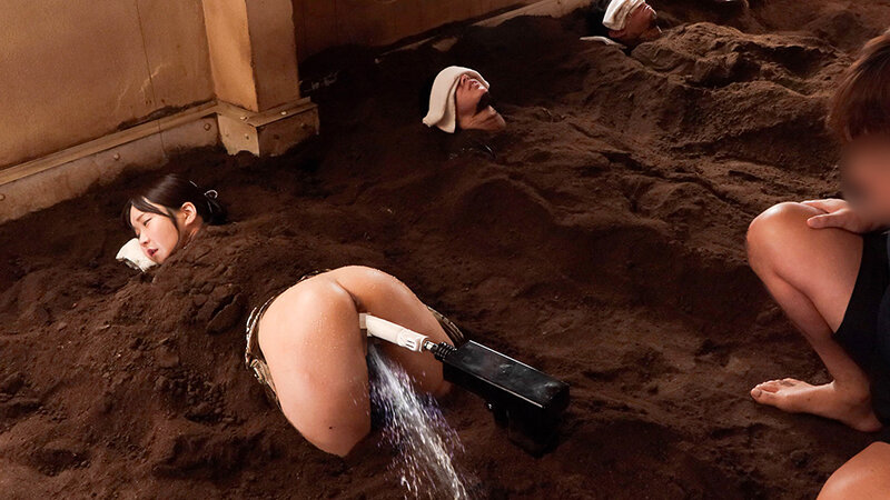 デカ尻人妻限定 砂風呂に埋まって身動きできない催淫NTR拘束マッサージ 横が見えない状態で、隣に夫が居るのにイッてもイッても止めずに絶頂させ続けた女の「サイレント絶叫」 画像3