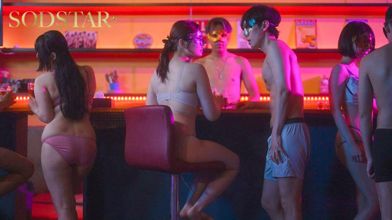 【特典版】ハプバーでSEXをしたのは親友の旦那。もっと責めたい女と責められたい女…正反対の人妻二人が快楽堕ちして夫婦交換スワッピング4Pする仲になるまで。 青空ひかり 神木麗 画像6