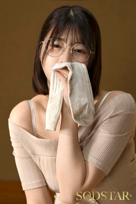 実家に嫁いできた奥さんは俺の家族が男クサさ抜群の性癖ど真ん中だったらしく、家族に忍んで全員とハメまくる絶倫人妻だったのでガテン系一家ファミリークラッシュ! 唯井まひろ 画像4