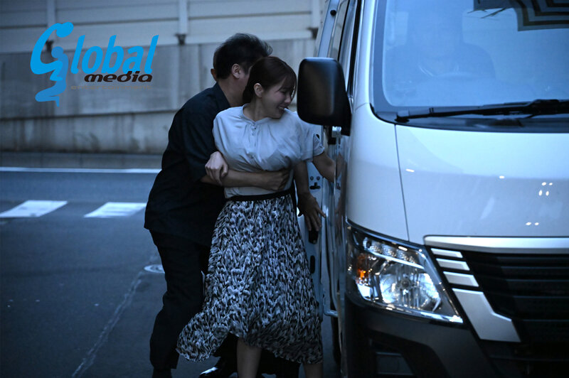 絶叫凌●レ●プ 強●される人妻 旦那の多額借金でカタに犯●れ続けた悲哀妻。拉致されて媚薬ブチ込み4P輪●!! 波多野結衣 画像8