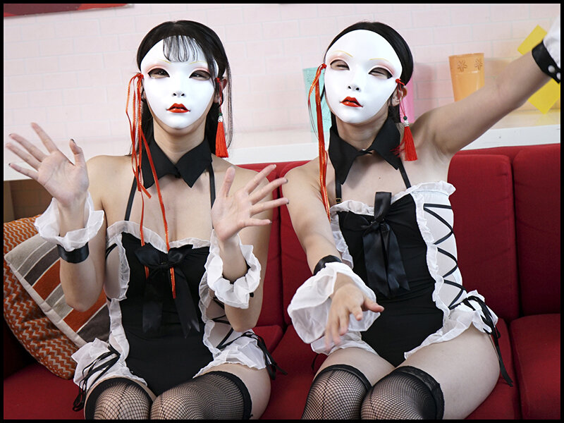 私たちは、イカれたファンから媚薬漬けにされてどっちにも入れ放題のアヘ顔姉妹オナホに成り下がりました…。 皆月ひかる/小野坂ゆいか 画像1