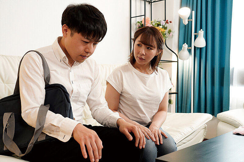 親離れしてほしくない息子に色仕掛けをする淫母 成宮いろは 画像3