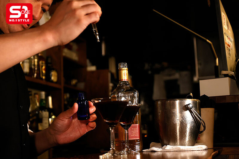 谷間モリモリ合コン女子が眠剤を盛られ、パンパンお乳ボディを一晩中犯●れ続けた睡姦レ●プ 小日向みゆう 画像1